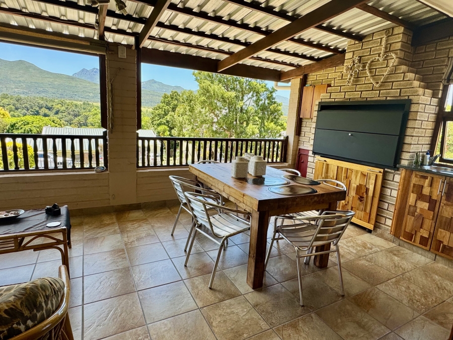 4 Bedroom Property for Sale in Denver Park Western Cape